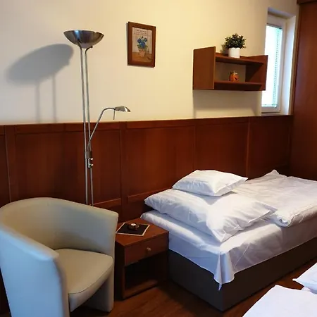 Beach Club Apartman Mosonmagyaróvár Extérieur photo